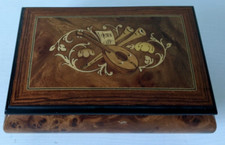 WOODEN SWISS REUGE MUSICAL BOX