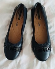 Clarks Ballet Flats Size 5.5 Cushion Soft Shoes Womens Leather 