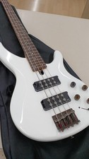 YAMAHA TRBX304 Electric Bass