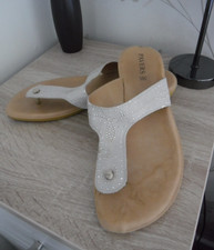 Pavers Toe Post  Wedge Heel
