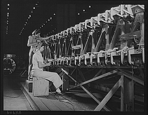 Photo 1940s women operating - photo:1940s,
