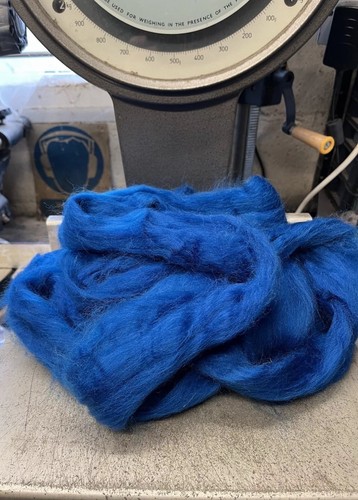 Royal blue wool roving 100g - roving,