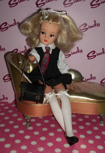 Sindy trinian school girl - st,