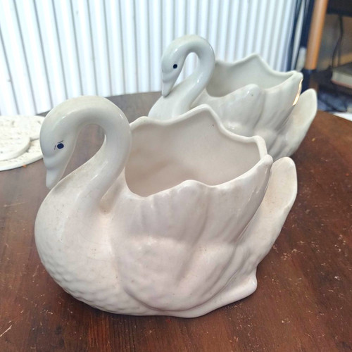 White glossy ceramic swan - white,