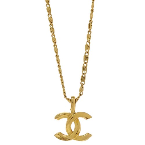 Chanel gold pendant - gold, cc