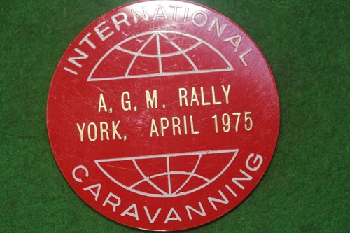 Caravan club badge 1975 york - club,