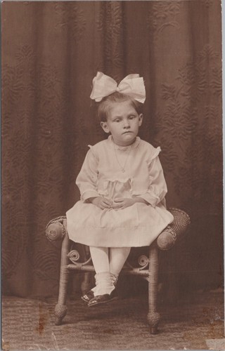 Edwardian girl large hair - girl,
