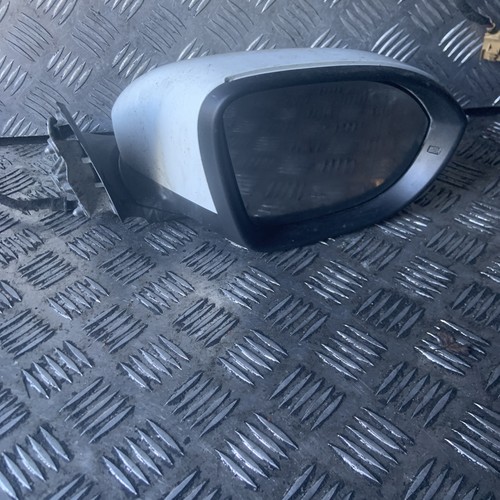 Taigo driver side mirror - driver,