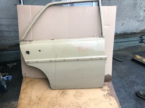 Mercedes w114 rear right - w114,