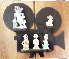 WADE Artisan Wooden Wall Shelf for the Wade MGM Characters