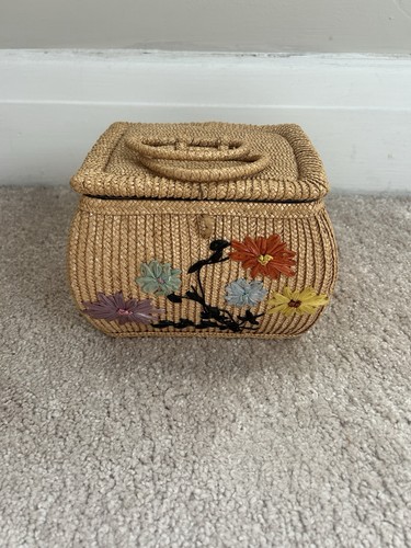 Vintage woven sewing basket - sewing,