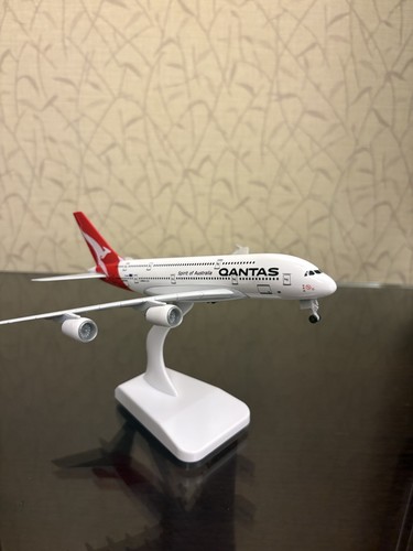 Qantas airbus a380 200 scale - airbus,