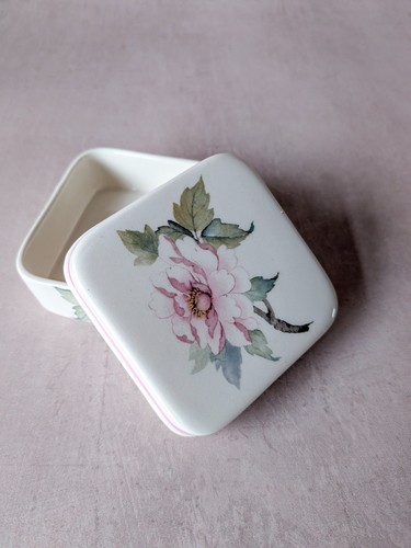 Royal worcester palissy floral - royal,