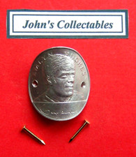 OLD ENGLAND FOOTBALLERS EMLYN HUGHES WALKING STICK BADGE  / MOUNT   LOT Q