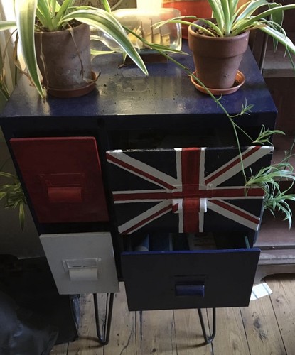 Cycled drawer metal - up,