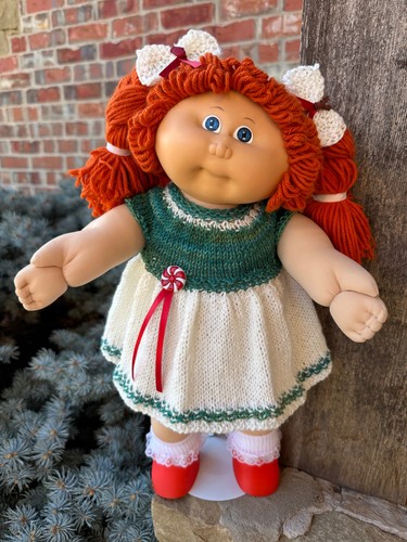 Outfit only hand knitted - hand,