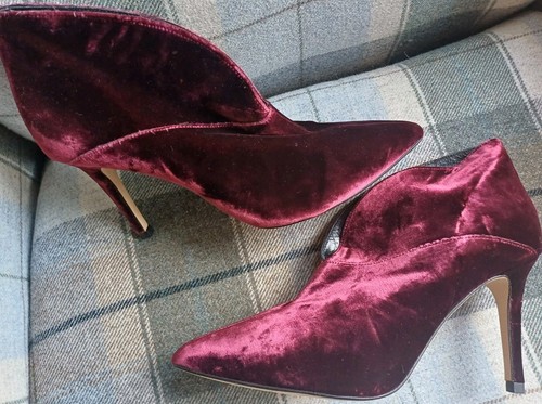 Boden velvet boots tried - velvet,