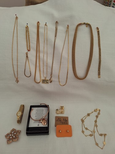 Gold tone costume jewellery - gold,