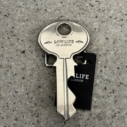 Metal belt buckle key - key, shape