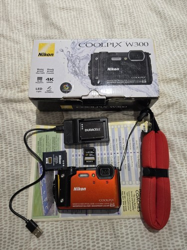 Used nikon coolpix - used, orange