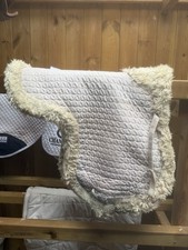 Nuumed Griffin Large White Sheepskin Numnah Numnah