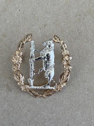 Queen own warwickshire and - own,
