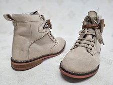 Swear woman boots made in