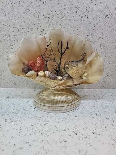 Kitsch vintage shell art - kitsch,
