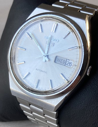 Vintage seiko round silver - vintage,
