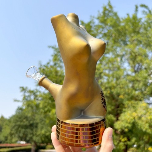 Novelty gold female - 7.8'',