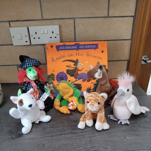 Story sack resource room - story,