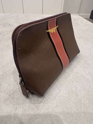 Qantas first class amenity - amenity, kit