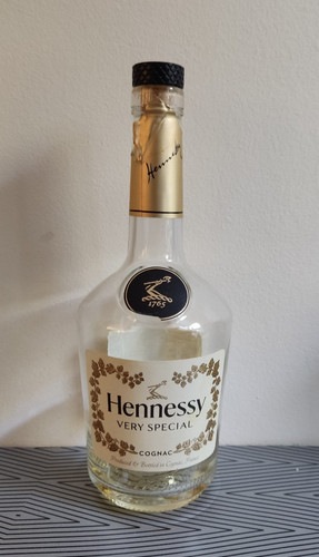 Empty hennessy very special - empty,