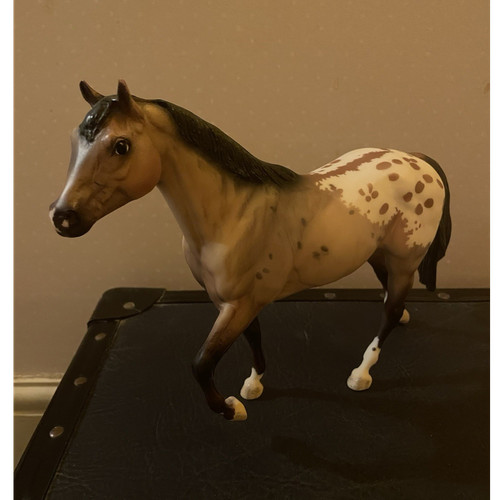 Breyer horse figurine brown - horse,