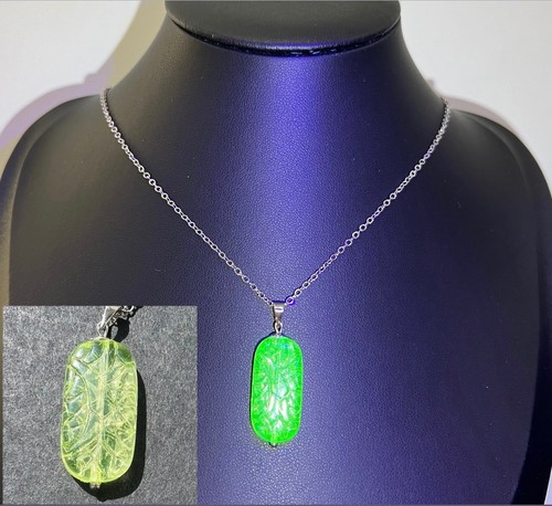 Uranium vaseline glass pendant - vaseline,
