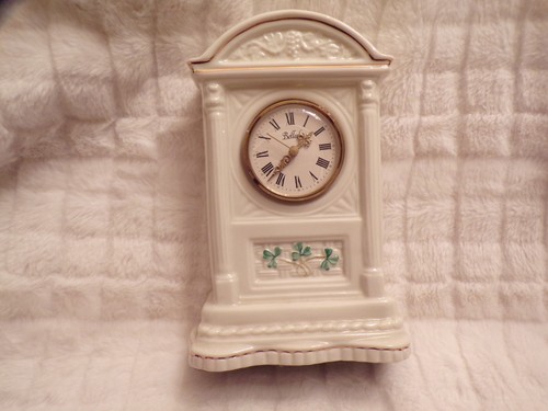 Vtg belleek mantel - vtg,