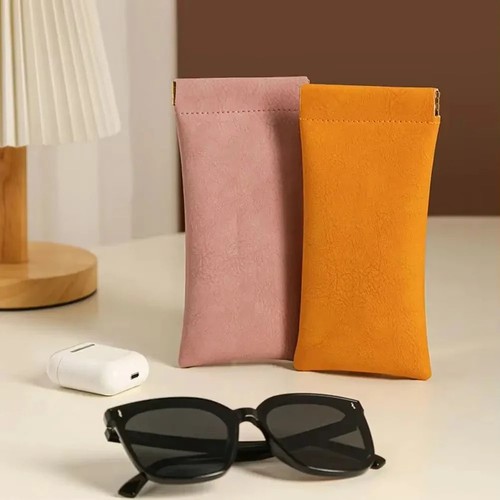 Magnetic glasses case - glasses,