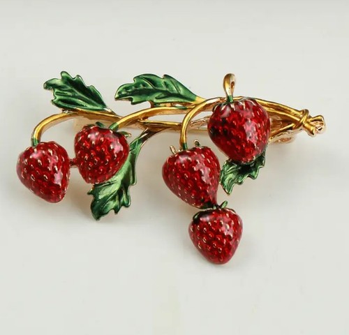 Strawberry brooch lapel - strawberry,