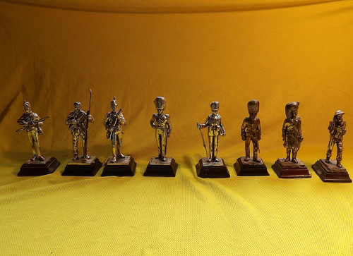 Job lot pewter - 8, military