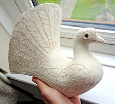 LARGE VINTAGE OXSHOTT ART POTTERY BIRD FANTAIL DOVE ROSEMARY WREN SEAL MARK