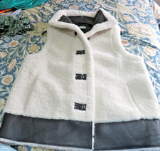 FAUX LEATHER AND FLEECE GILET