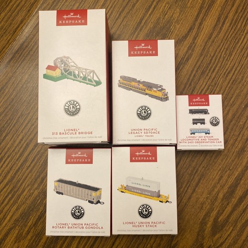 Hallmark keepsake ornaments - 5,