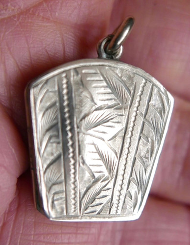 Nice small antique - nice,,
