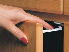 Child lock door lock cabinet