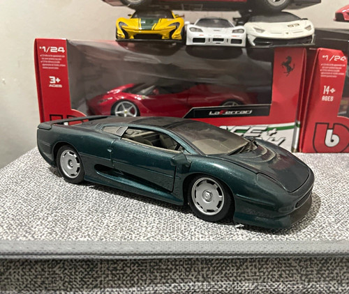 Maisto jaguar xj220 - green, 1:24