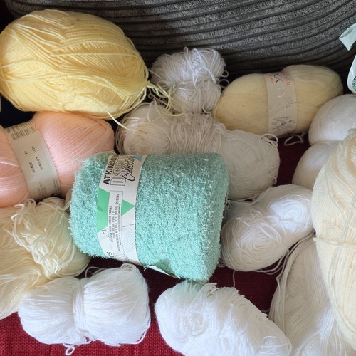 Mixed brands yarn lot - lot, sirdar