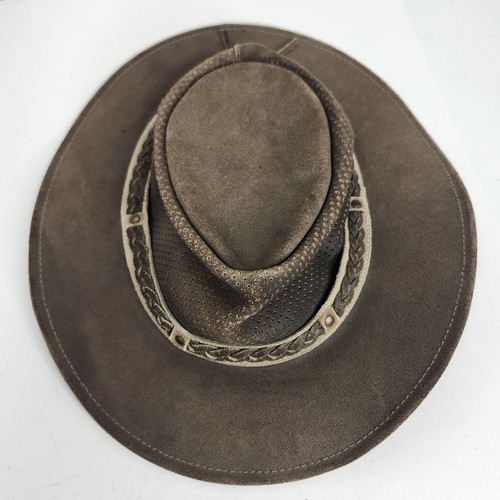 Vtg outback crocodile dundee - outback,