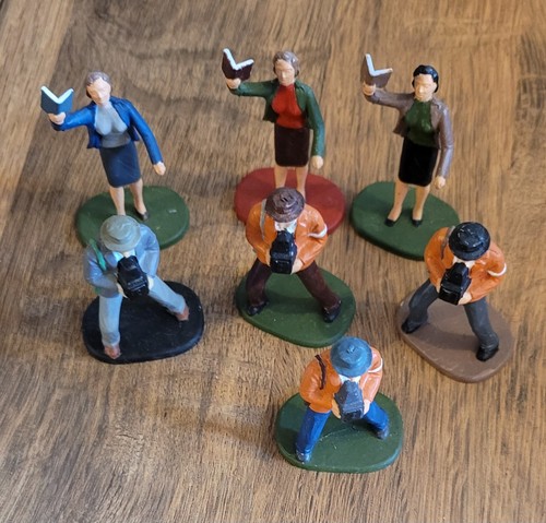Scalextric standing figures - scalextric,