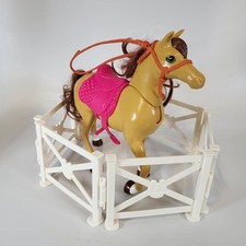 .Barbie Horse Set With Paddock Fencing