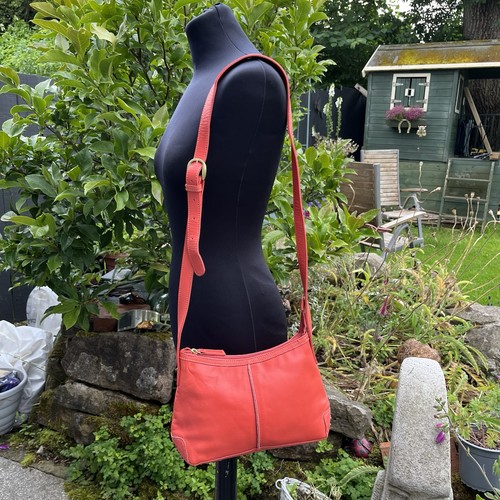 Y2k liz claiborne - claiborne, leather
